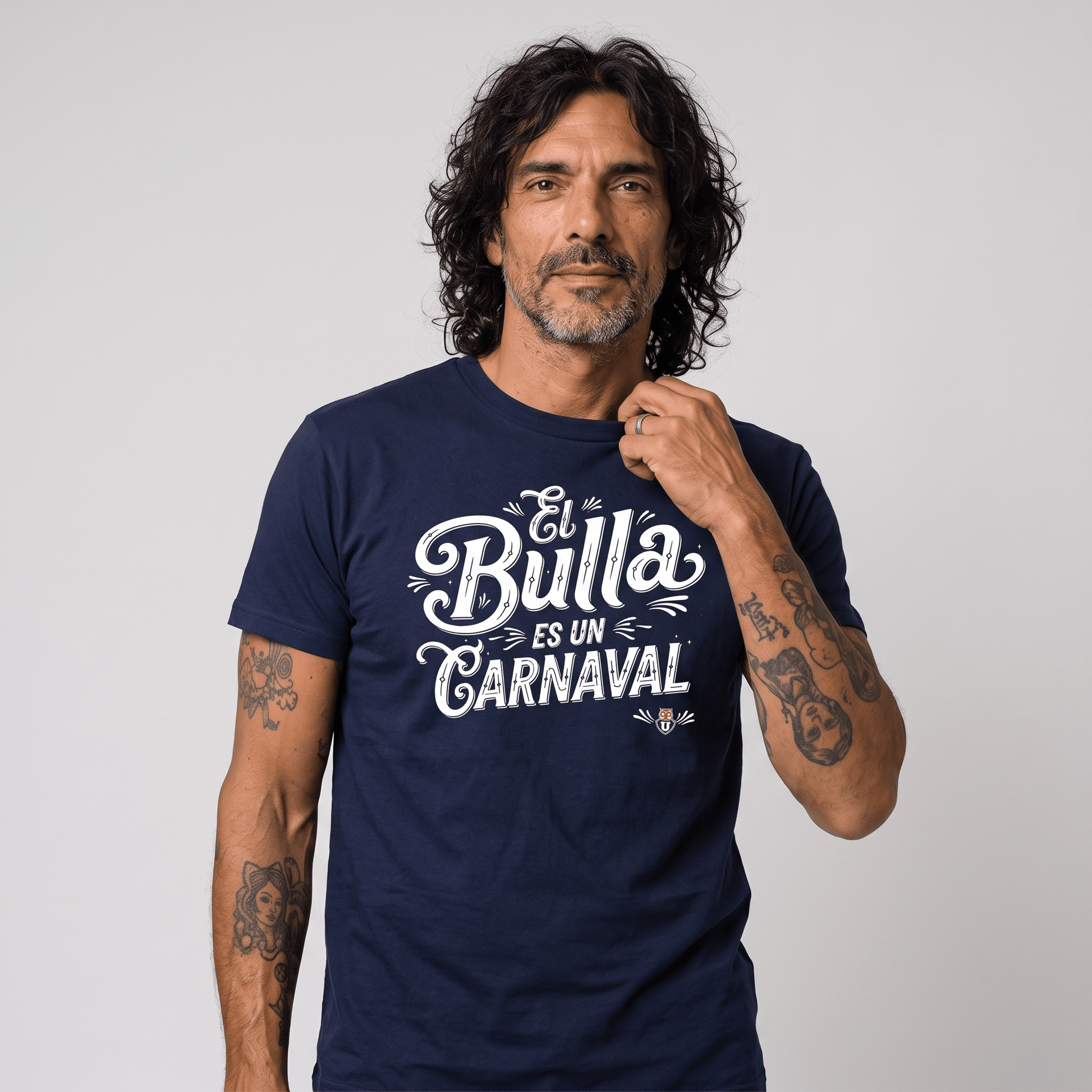 Polera U. de Chile (AZUL) - EL BULLA ES UN CARNAVAL - Poleras de la U