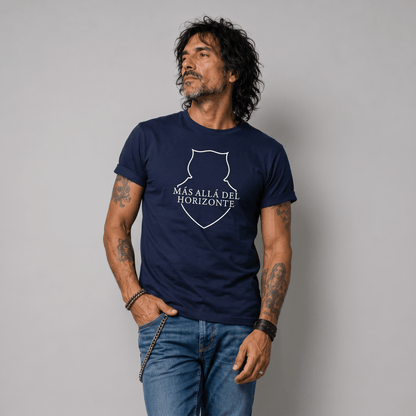 Polera U. de Chile (AZUL) - MÁS ALLÁ DEL HORIZONTE - Poleras de la U