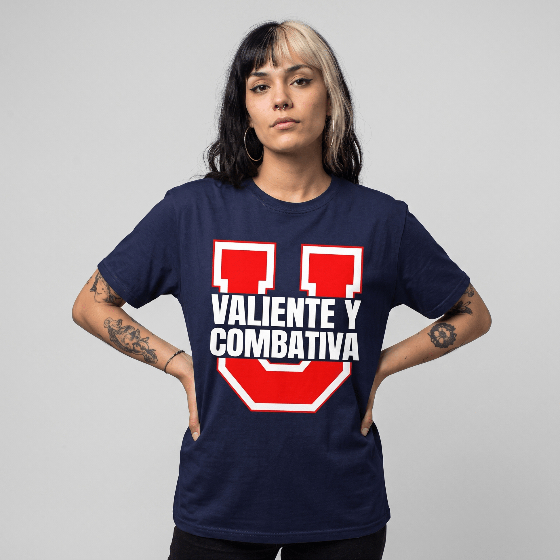Polera U. de Chile (AZUL) - VALIENTE Y COMBATIVA - Poleras de la U