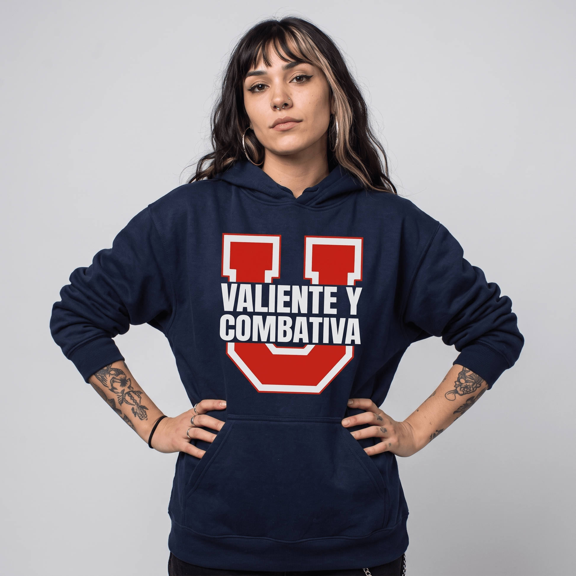 Polerón U. de Chile - VALIENTE Y COMBATIVA - Poleras de la U
